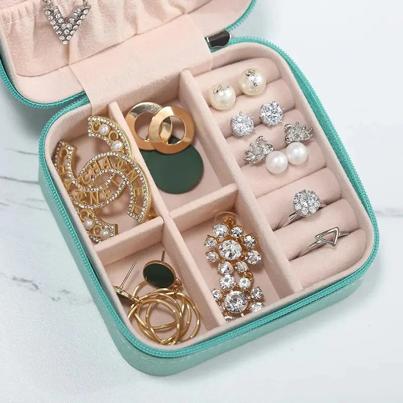 Portable Mini Jewelry Storage Box Travel Organizer Jewelry Case Leather Storage Earrings Necklace Ring Jewelry Organizer Display